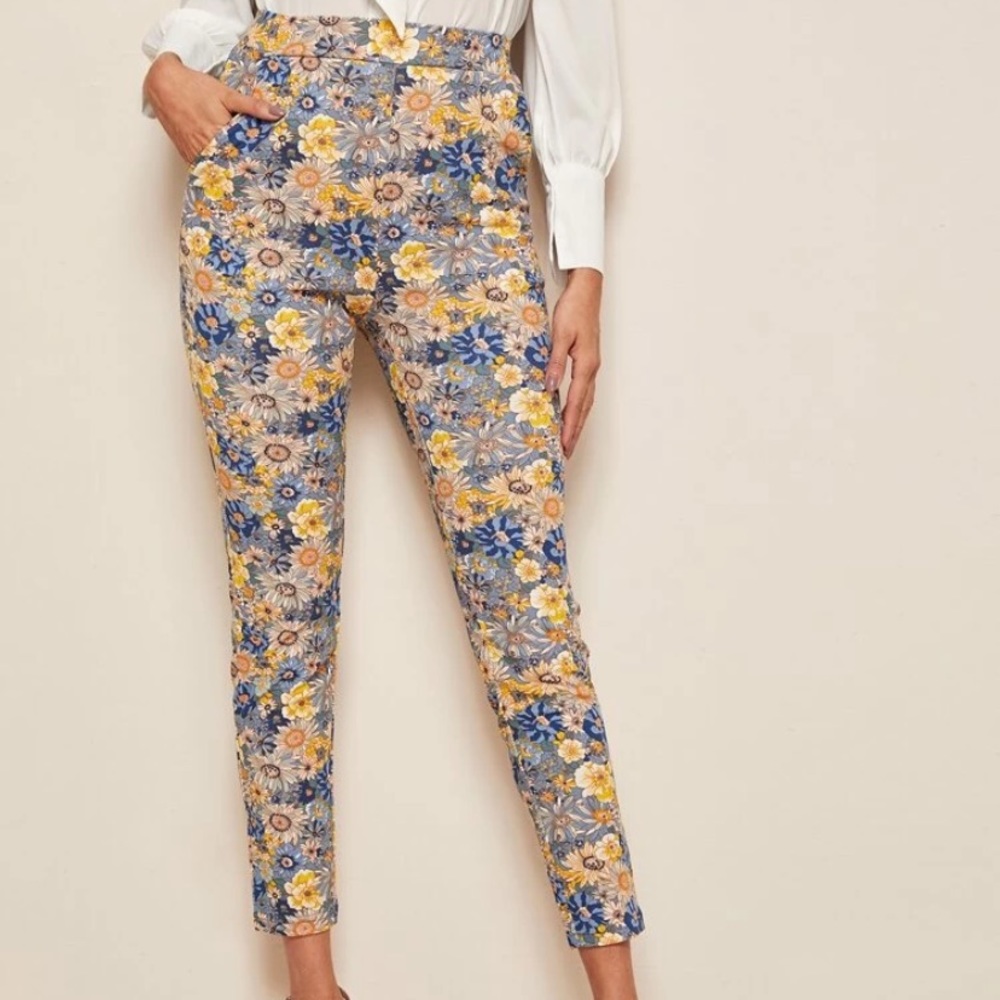 SHEIN never worn floral pants!